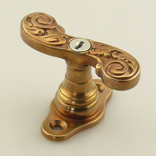 NA-F-SZO6 Abschließbare Gründerzeit Fensterolive